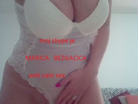 Shaved pussy on skype web cam